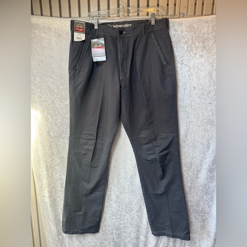 Wrangler Men's Dark Gray Chinos